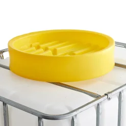 IBC -suppilo kannen kanssa