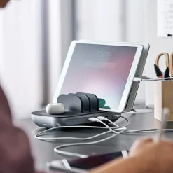 Latausasema 4 USB-porttia ja langaton lataus