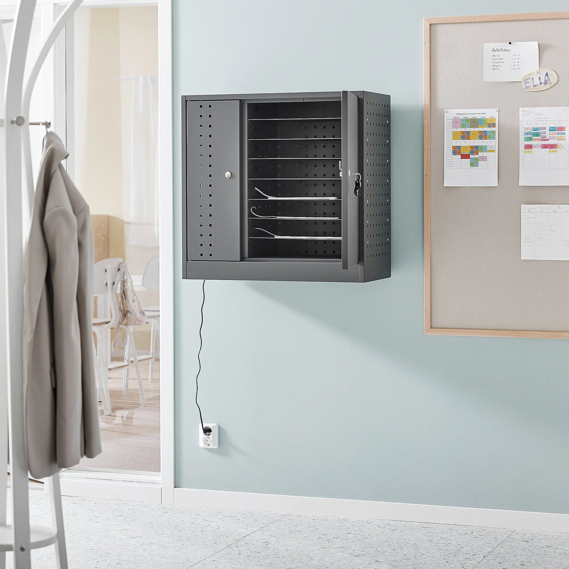 Latauskaappi lukulaitteille RECHARGE Seinämalli, 710x735x350 mm, tummanharmaa