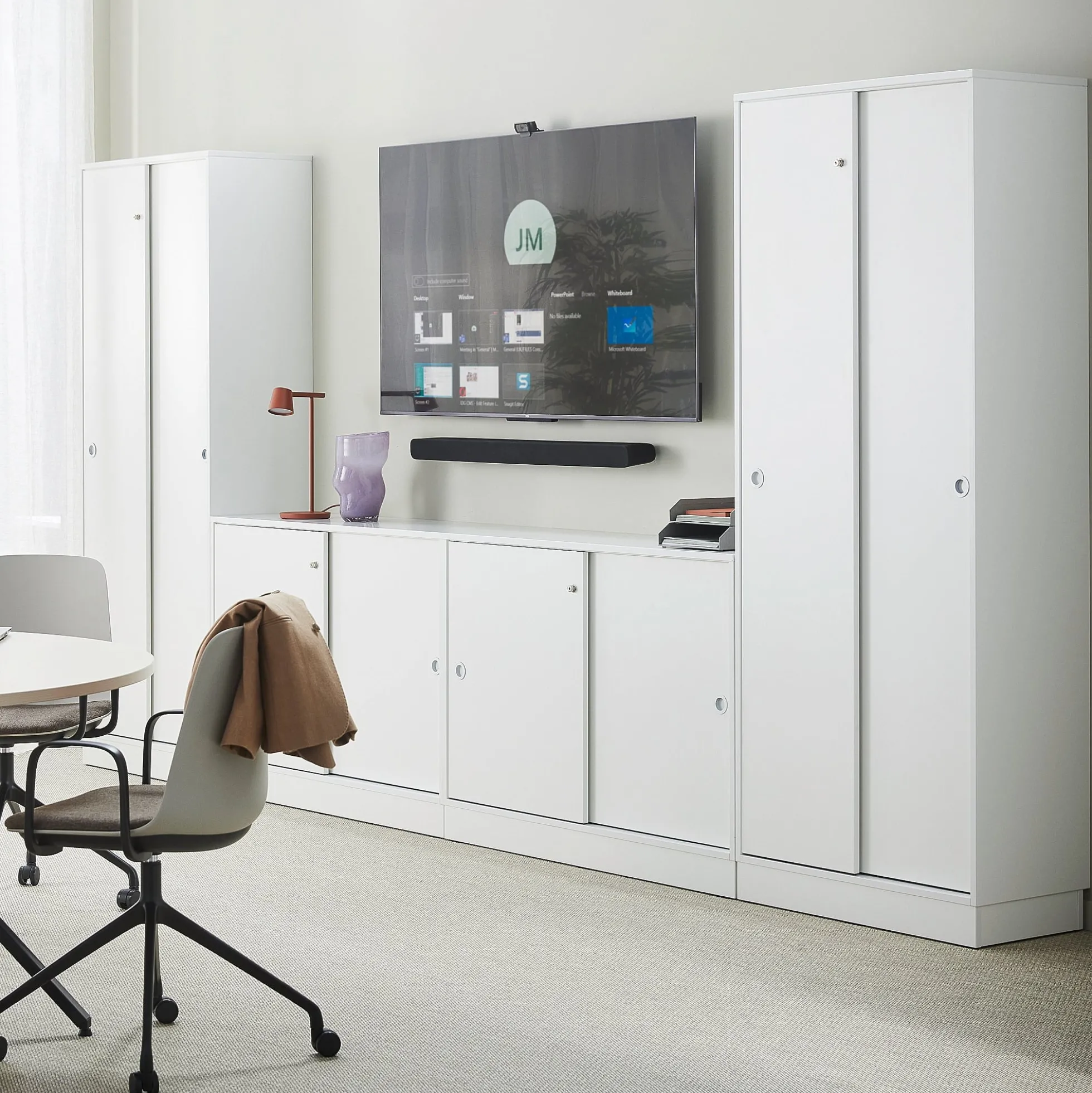 Liukuovikaappi QBUS Lukollinen, 4 hyllytasoa, sokkeli, kahvat, 2020x800x400 mm, valkoinen