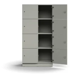 Lokerokaappi QBUS 8 lokeroa, sokkeli, 1636x800x420 mm, vaaleanharmaa