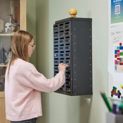Matkapuhelimien säilytyskaappi PAUSE 30 lokeroa, sylinterilukko, tummanharmaa