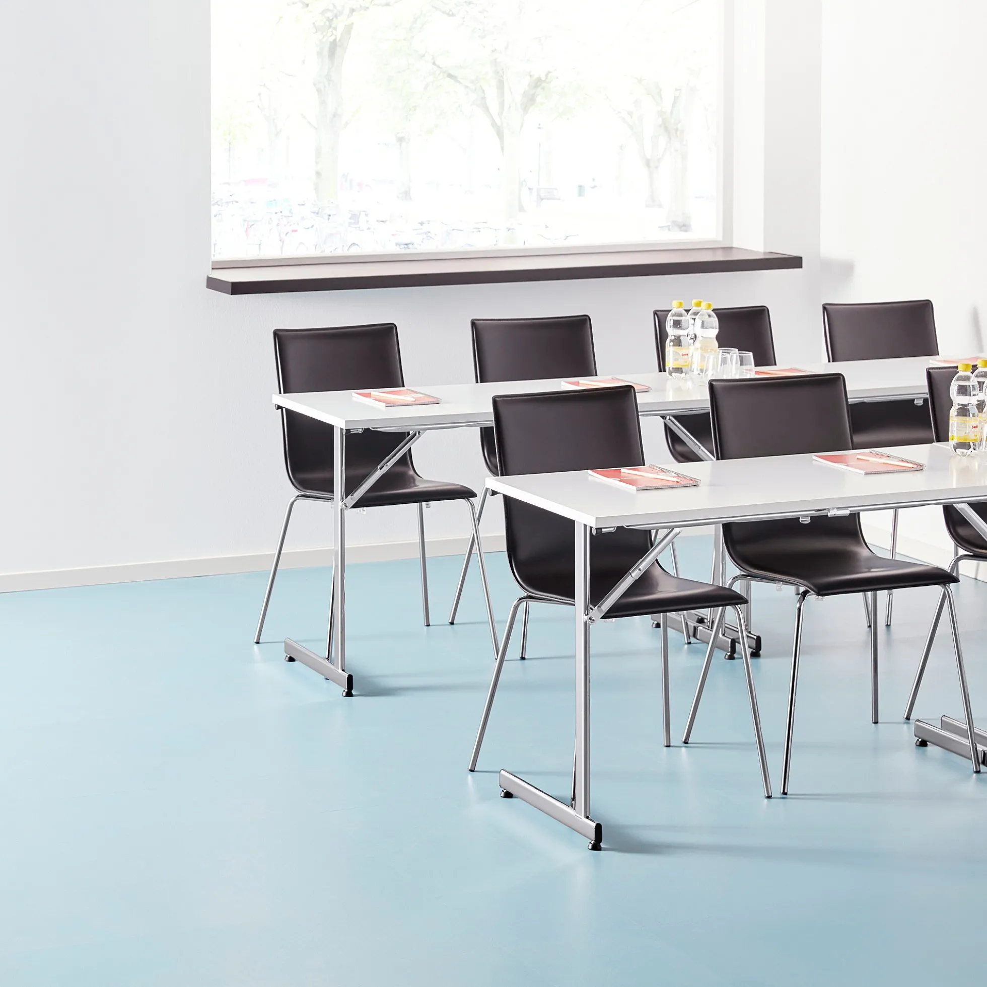 Neuvottelupöytä CLAIRE Taitettava, 1200x500 mm, valkoinen, musta