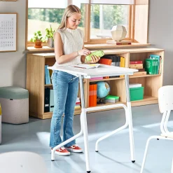 Oppilaspöytä ADJUST Korkeussäädettävä, 700x600 mm, korkeapainelaminaatti HPL, valkoinen, valkoinen