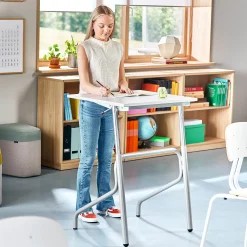 Oppilaspöytä ADJUST Korkeussäädettävä, 700x600 mm, korkeapainelaminaatti HPL, harmaa, hopeanharmaa