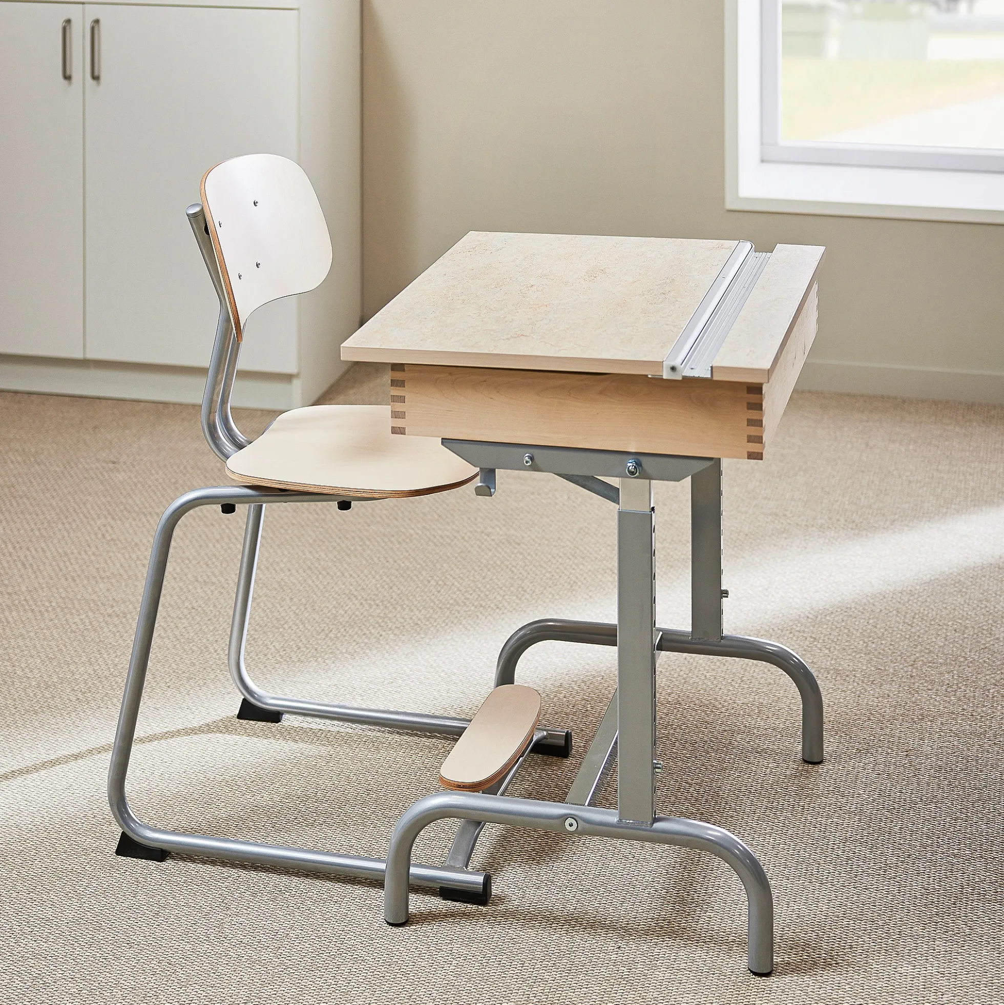Oppilaspöytä 188 Hopeanharmaa, beige linoleumi