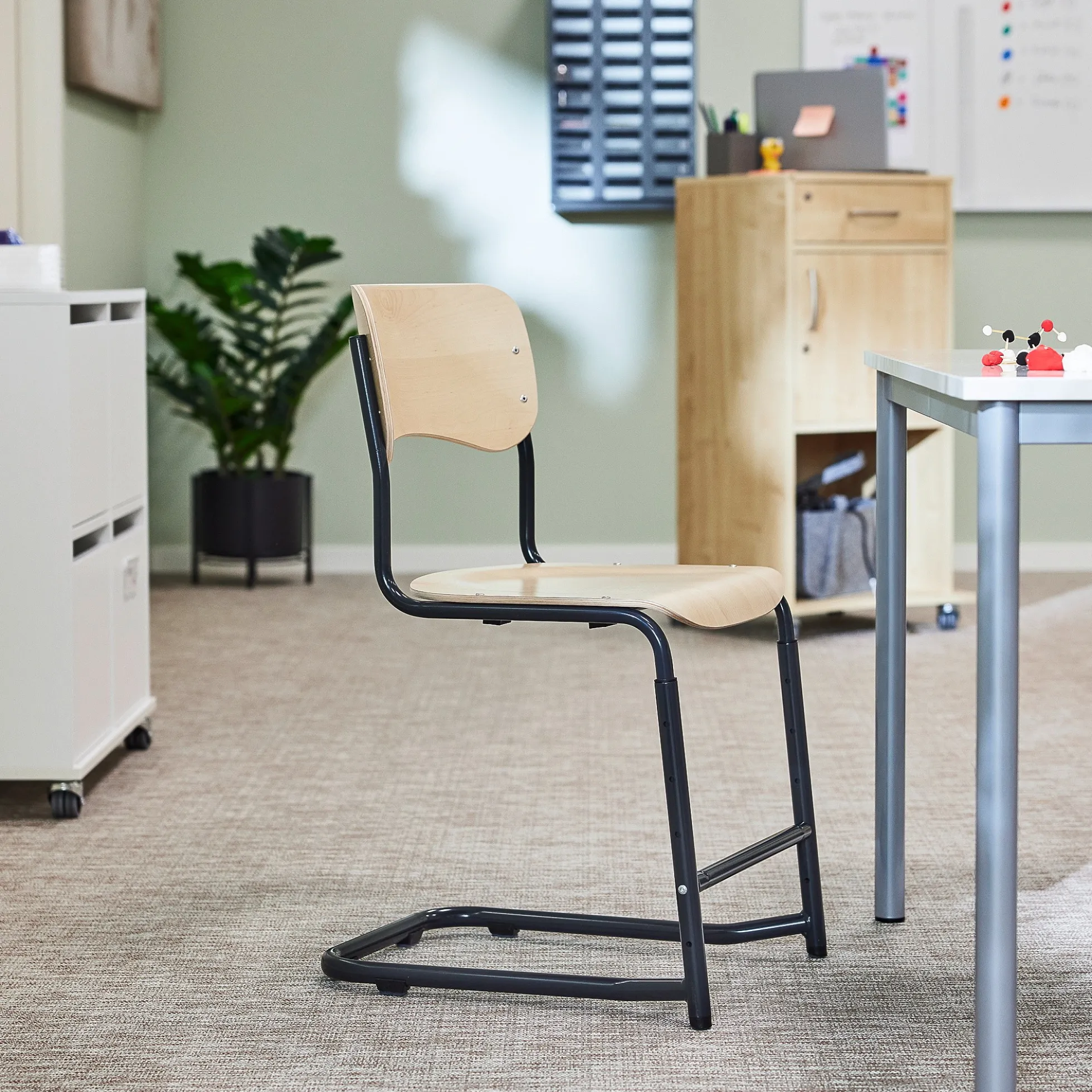 Oppilastuoli ELEVATE Säädettävä korkeus 460–640 mm, antrasiitti/koivu