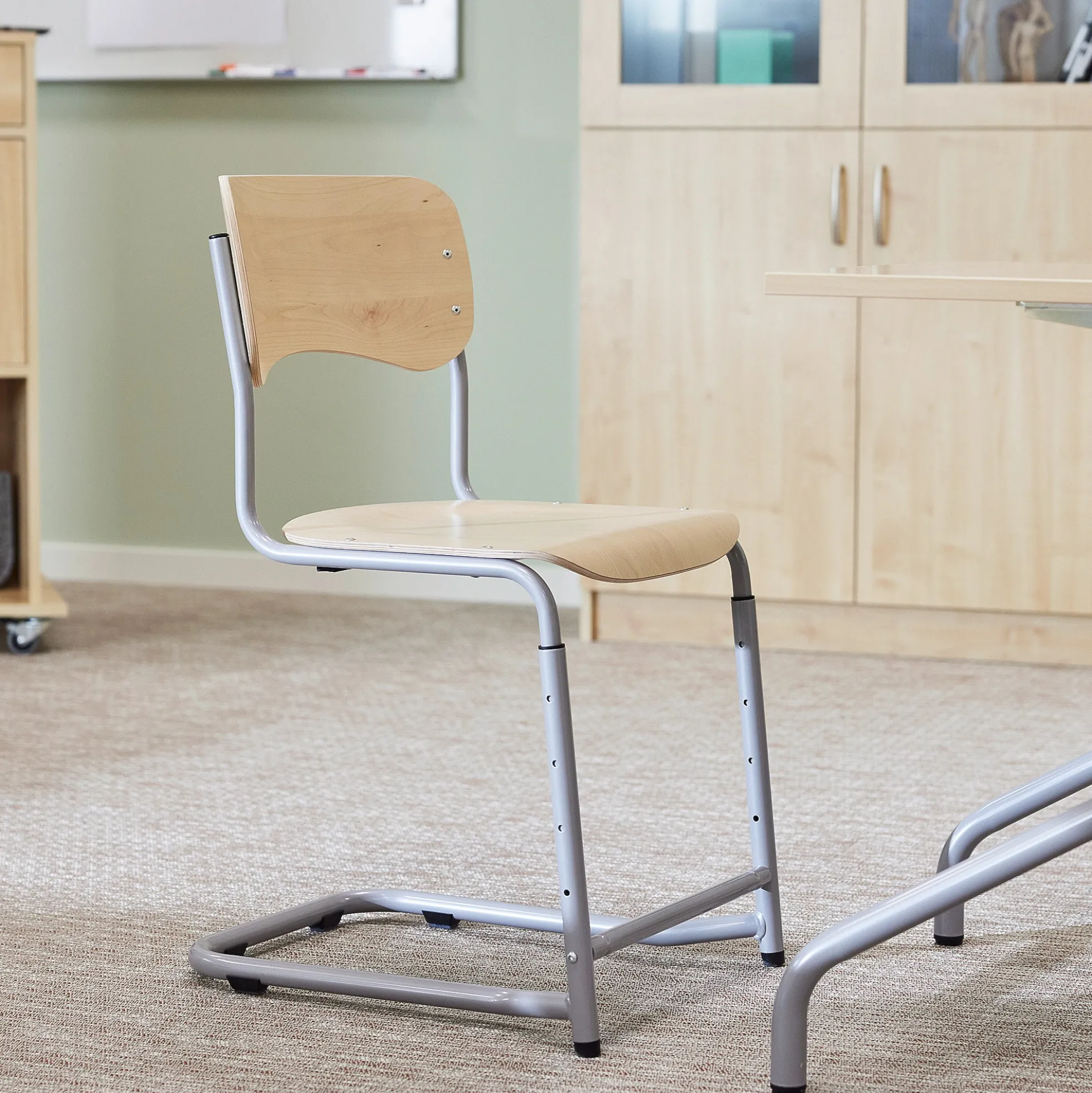 Oppilastuoli ELEVATE Säädettävä korkeus 460–640 mm, hopea/koivu