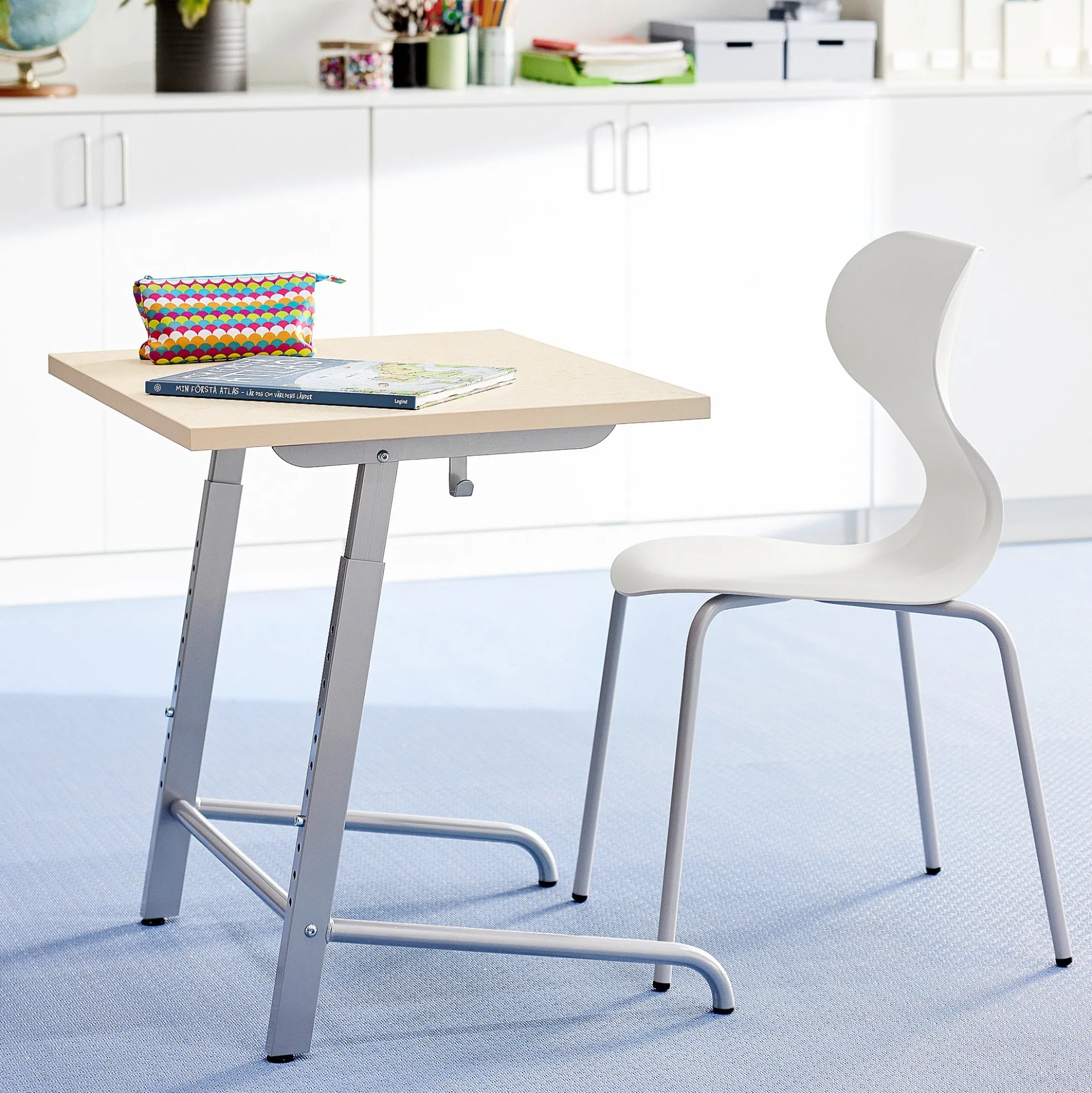 Pulpetti AXIOM Ääntä vaimentava linoleumi, hopeanharmaa/beige