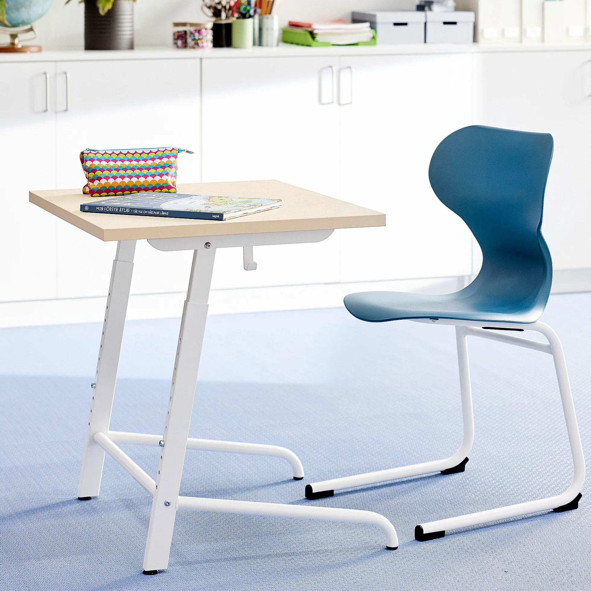 Pulpetti AXIOM Ääntä vaimentava linoleumi, valkoinen/beige