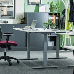 Sähköpöytä FLEXUS Suora pöytälevy, 1600x800 mm, hopeanharmaa jalusta, valkoinen