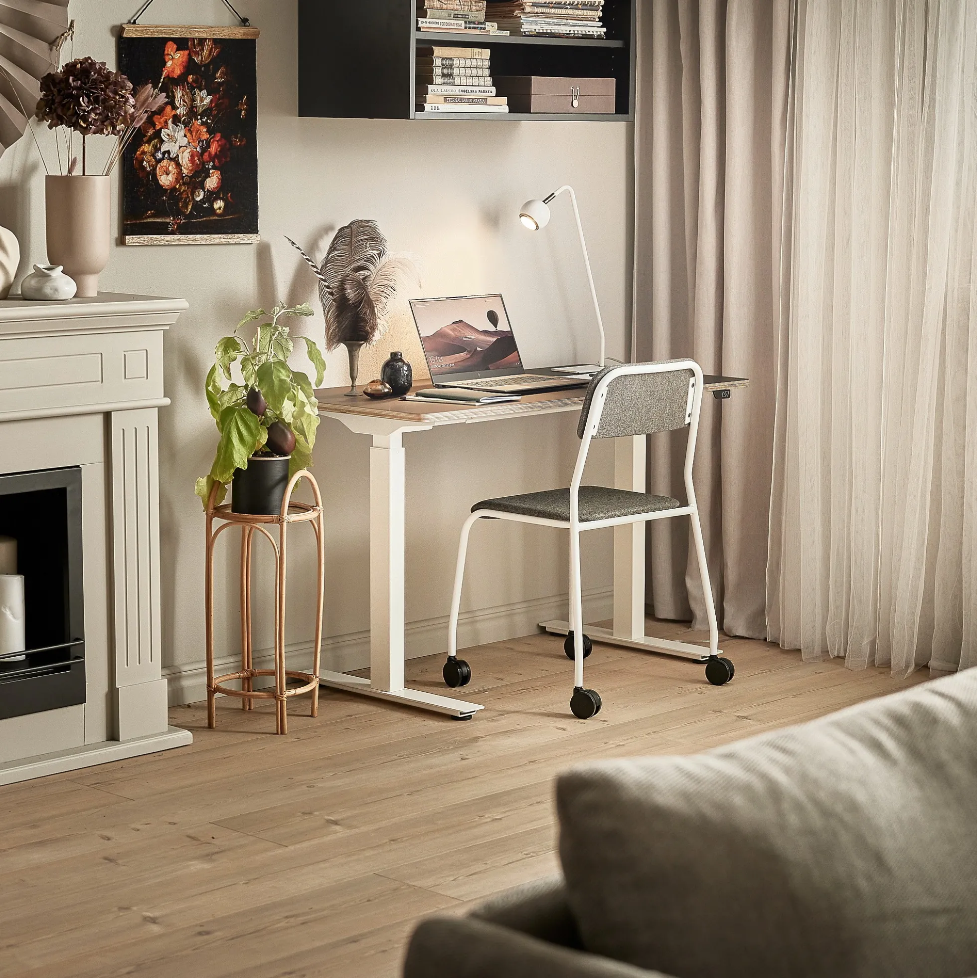 Sähköpöytä 120x60 NOVUS 1200x600 mm, valkoinen jalusta, musta työtaso